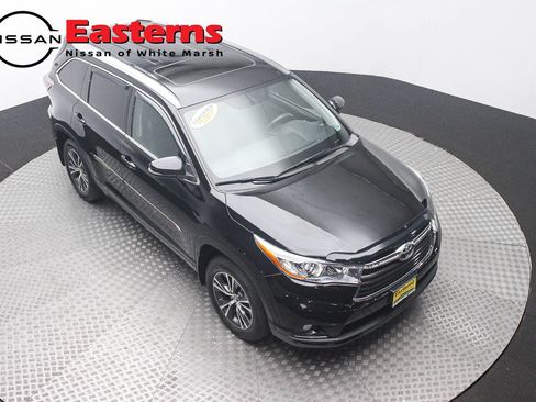 Used 2016 Toyota Highlander XLE AWD/4WD image 3