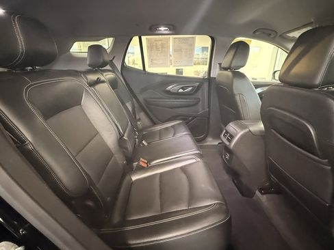 Used 2024 GMC Terrain SLT image 15
