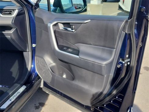 Used 2025 Toyota RAV4 XLE Premium w/ Blackout Package (GST) image 17