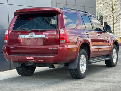 Used 2006 Toyota 4Runner SR5 AWD/4WD image 3