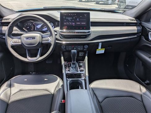 Used 2025 Jeep Compass Latitude w/ Sun & Sound Group image 16