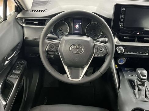 Used 2021 Toyota Venza LE w/ Carpet Mat Package (TMS) AWD/4WD image 17