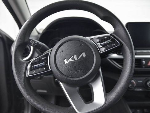 Used 2023 Kia Forte LXS w/ LXS Technology Package image 17