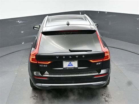 Used 2022 Volvo XC60 B5 Inscription w/ Advanced Package image 48