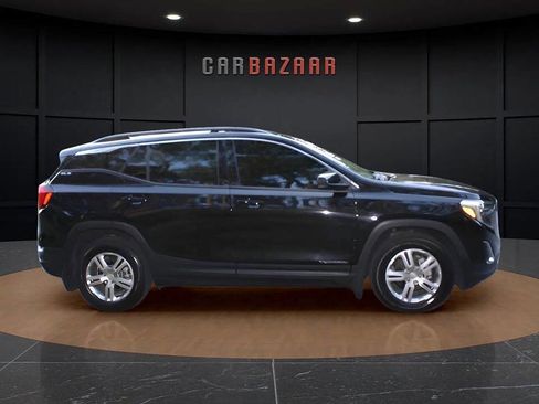 Used 2018 GMC Terrain SLE w/ Driver Convenience Package image 8