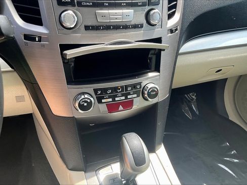 Used 2012 Subaru Outback 2.5i Premium w/ All-Weather Pkg AWD/4WD image 15