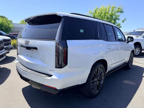 Used 2025 Cadillac Escalade Sport Platinum AWD/4WD image 5