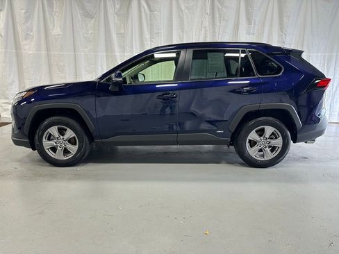 Used 2025 Toyota RAV4 XLE w/ Convenience Package image 4