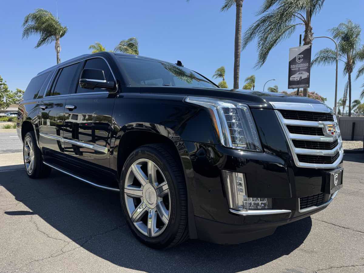 Used 2019 Cadillac Escalade ESV Premium Luxury AWD/4WD image 9