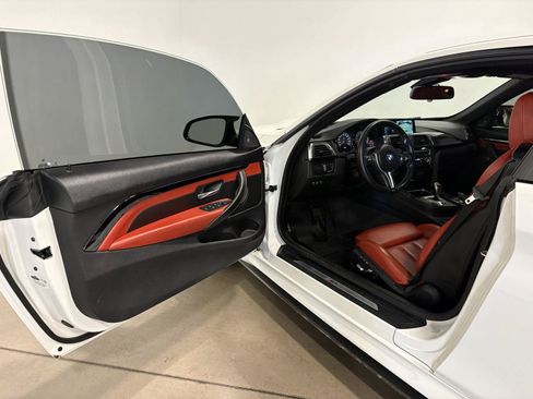 Used 2017 BMW M4 Convertible RWD image 17