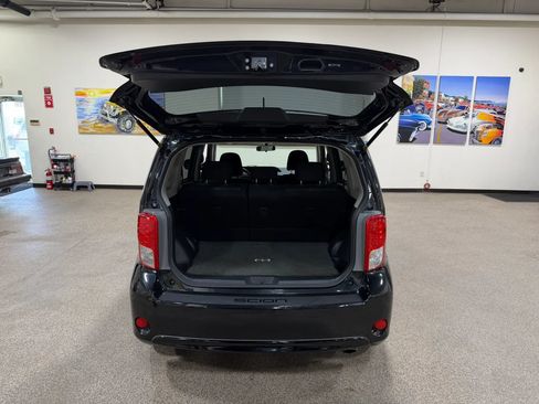 Used 2015 Scion xB FWD image 21