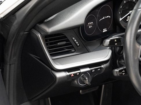 Used 2021 Porsche 911 Carrera image 19