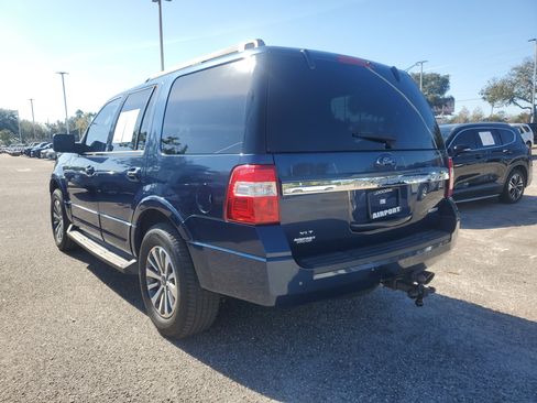 Used 2017 Ford Expedition XLT image 3