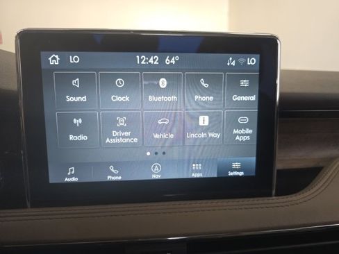 Used 2021 Lincoln Corsair Reserve w/ Equipment Group 201A image 23