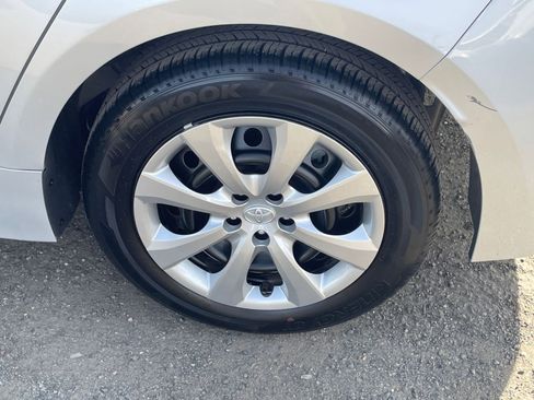Used 2025 Toyota Corolla LE image 29