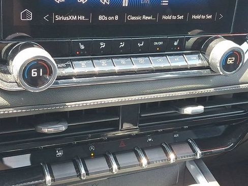 Used 2023 Chevrolet Colorado LT w/ LT Convenience Package III AWD/4WD image 17