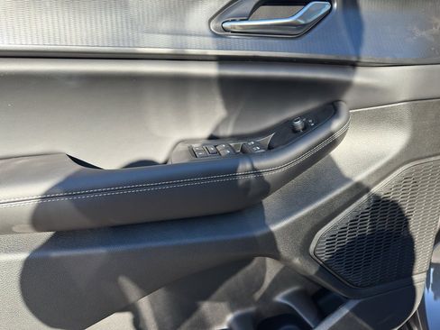 New 2025 Jeep Grand Cherokee Laredo X w/ Luxury Tech Group I image 11