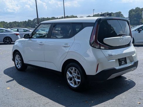 Used 2024 Kia Soul LX w/ Option Group 015 FWD image 6