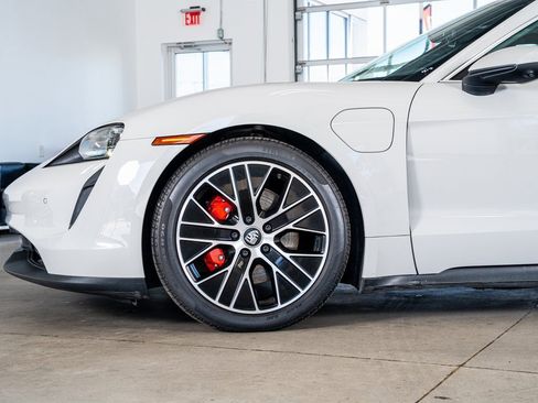 Used 2021 Porsche Taycan 4S image 9