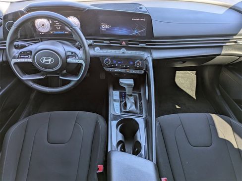 Used 2024 Hyundai Elantra SEL w/ Convenience Package image 13