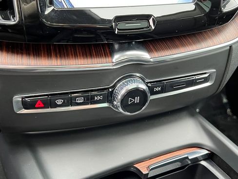 Certified 2023 Volvo XC60 B5 Plus w/ Climate Package image 31