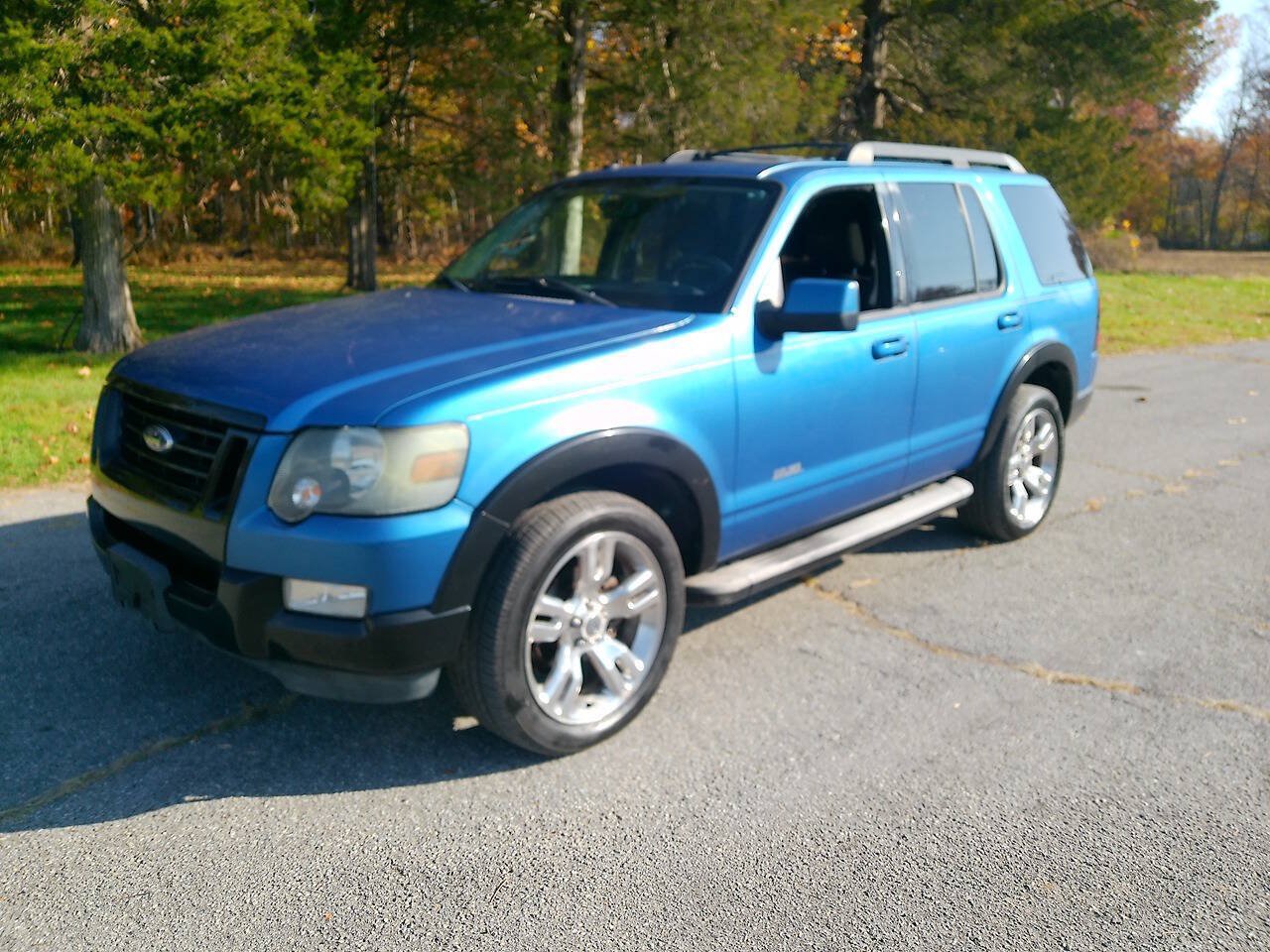 Used 2010 Ford Explorer XLT AWD/4WD image 2