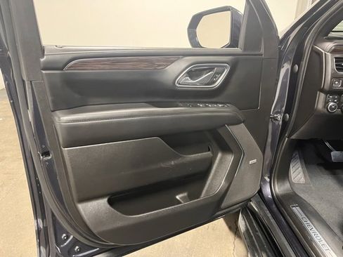 Used 2023 Chevrolet Suburban LT image 24