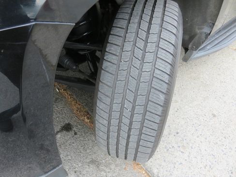 Used 2020 Chevrolet Tahoe LT image 34