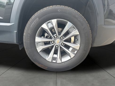 Used 2025 Chevrolet Equinox LT AWD/4WD image 12