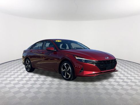 Used 2023 Hyundai Elantra SEL w/ Convenience Package image 4