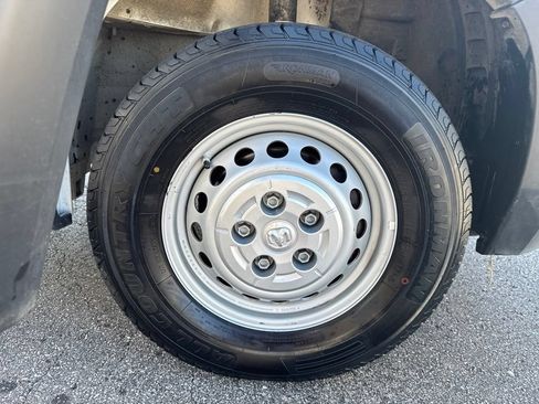 Used 2026 RAM ProMaster 2500 w/ Convenience Group FWD image 28
