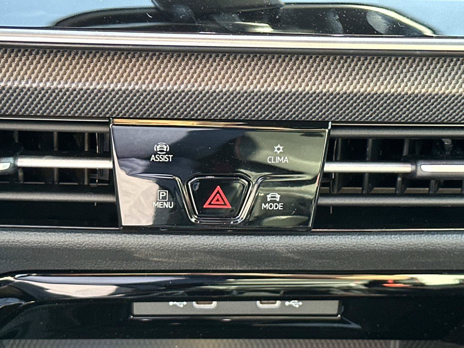 New 2026 Volkswagen GTI SE FWD image 16