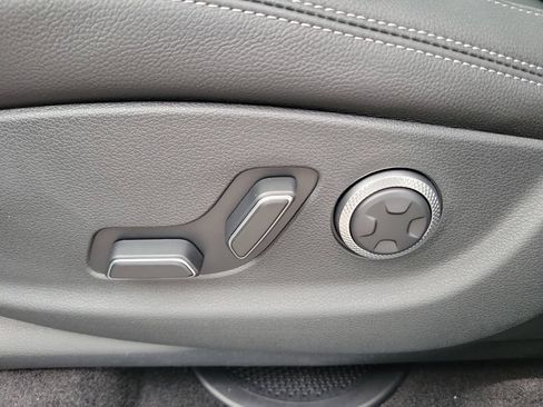 New 2026 Genesis GV70 2.5T Advanced AWD/4WD image 24