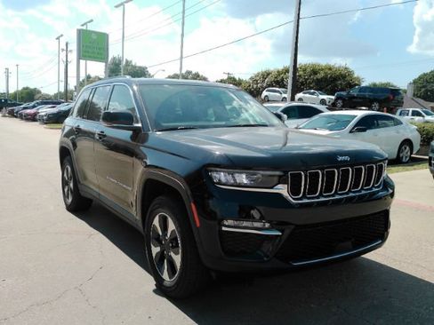 Used 2024 Jeep Grand Cherokee Limited 4xe AWD/4WD image 4