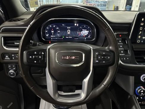 Used 2023 GMC Yukon XL SLT AWD/4WD image 23