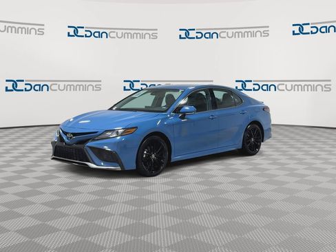 Used 2024 Toyota Camry XSE FWD image 4