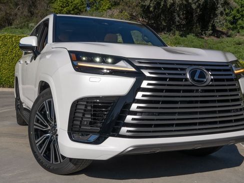 New 2026 Lexus LX 600 4WD w/ Luxury Package image 4