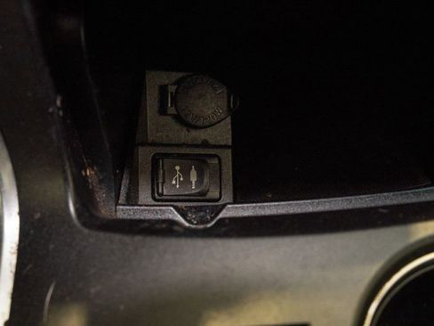 Used 2015 Toyota Camry SE image 13