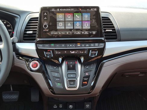 New 2026 Honda Odyssey Touring image 9