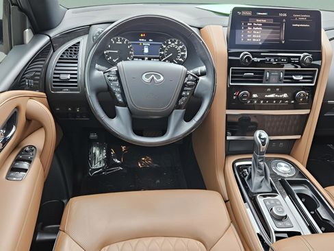 Used 2024 INFINITI QX80 Sensory image 16