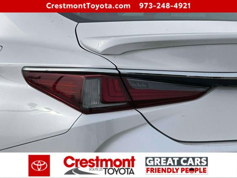 Used 2022 Lexus ES 300h w/ Premium Package image 8