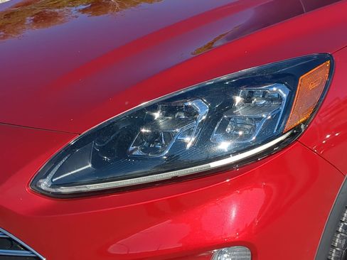 Certified 2022 Ford Escape Titanium w/ Titanium Elite Package image 36