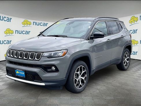 Used 2024 Jeep Compass Limited AWD/4WD image 3