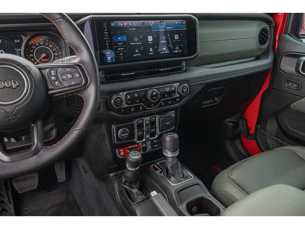 Used 2024 Jeep Gladiator Mojave AWD/4WD image 23