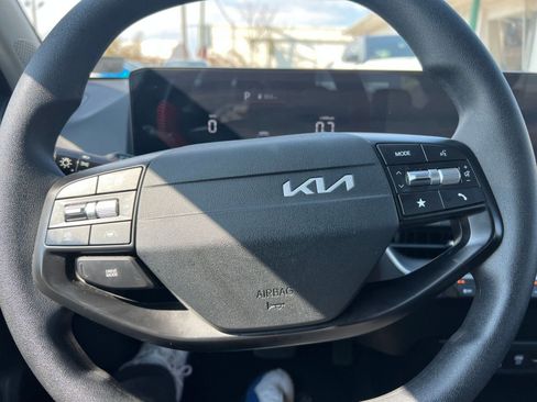 Used 2025 Kia K4 LXS image 27