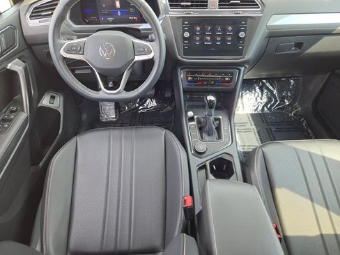Used 2022 Volkswagen Tiguan SE AWD/4WD image 20