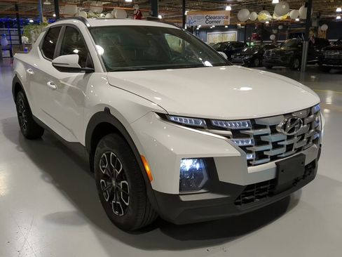 Used 2023 Hyundai Santa Cruz SEL Premium w/ Cargo Package AWD/4WD image 5