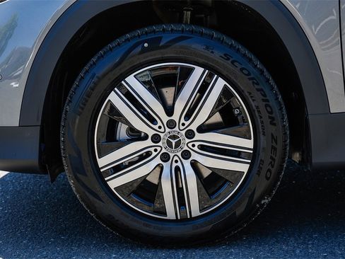 New 2025 Mercedes-Benz EQB 300 4MATIC image 9