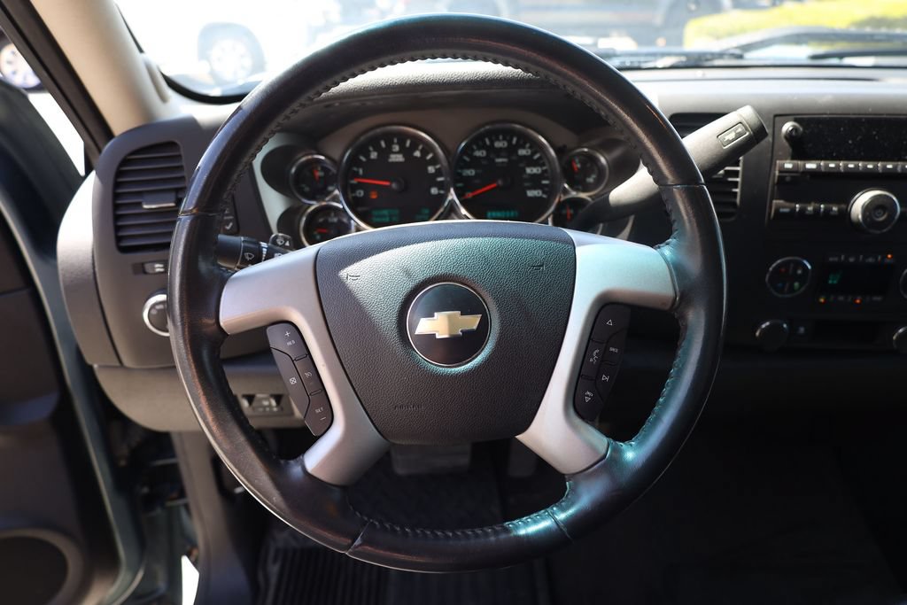 Used 2009 Chevrolet Silverado 1500 LT w/ Power Pack Plus AWD/4WD image 13