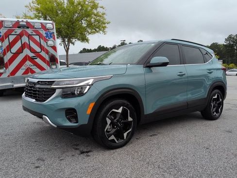 Used 2026 Kia Seltos EX FWD image 7